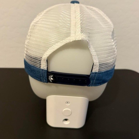 Adidas Classic Blue Denim SnapBack hat - Picture 4 of 7